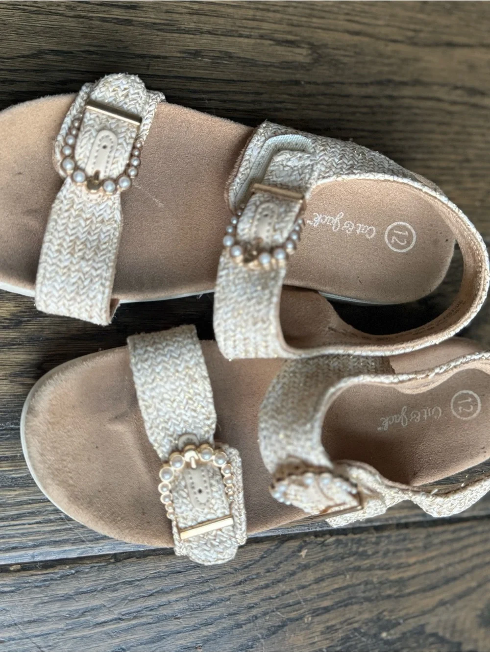 Cat & Jack Girls Beige Pearl Buckle Sandals